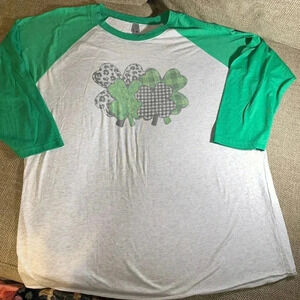 SAINT PATRICKS DAY SHAMROCK SHIRT SIZE XL LIGHT WEIGHT QUARTER LENGTH